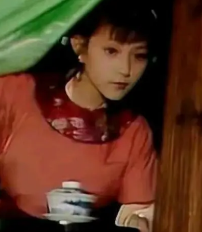 雪雁为什么背叛黛玉？背叛的原因是什么？