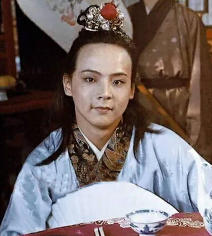 蒋玉菡不嫌弃袭人吗？背景是什么样的？