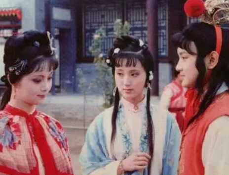 为什么骗贾宝玉娶宝钗？出于什么样的目的？
