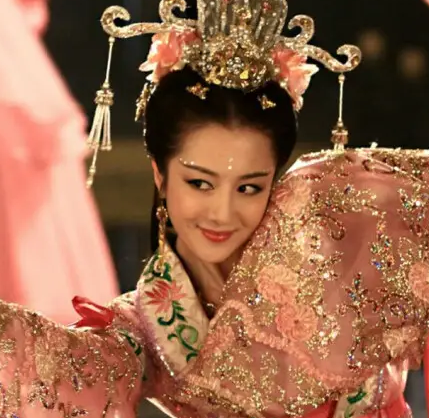 曹丕喜欢甄宓为什么还要赐死？原因是什么？