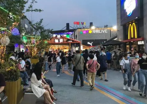  街边小吃繁荣的城市是哪里？有多繁荣？