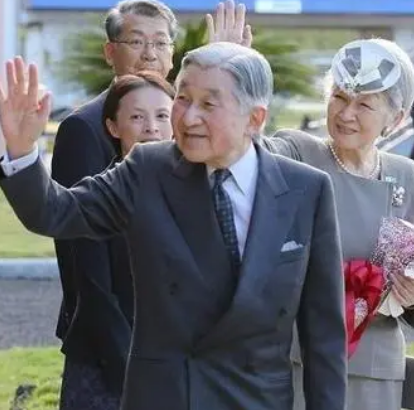 日本天皇有实权吗？有什么作用和地位？