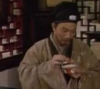 真的是贾雨村整垮贾府的吗？为什么这么做？