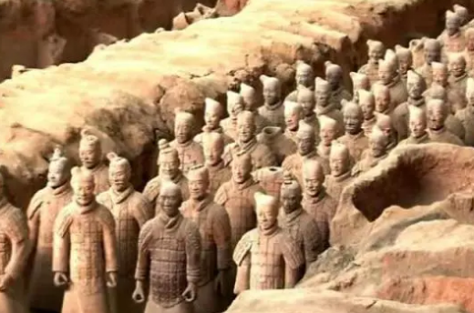 兵马俑最早出现在什么时候？是什么历史？