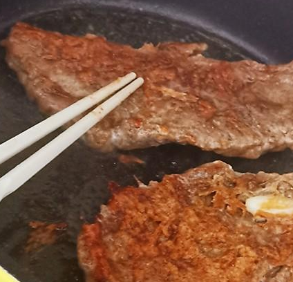 煎牛排怎么看几成熟？煎牛排的注意事项有哪些？
