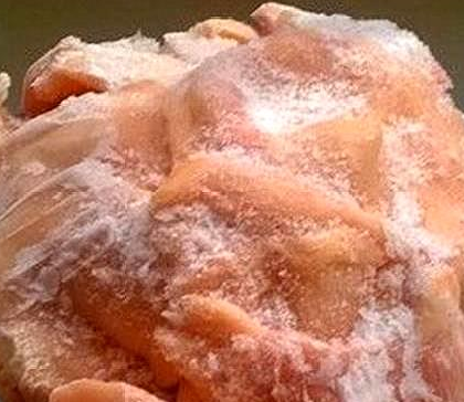 解冻食物为什么不能用热水泡 冷冻肉的解冻方法