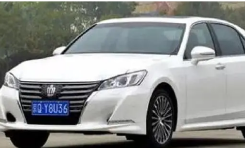 车标带r的车是什么品牌的? 皇冠车标的车是什么品牌？