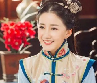 康熙最爱的三位女人是哪三人？她们是什么身份？