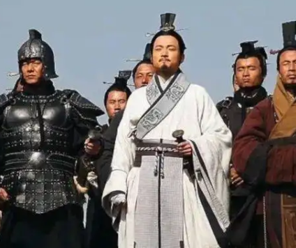 商鞅被诬陷谋反，后世秦王为何没有人给他平反？