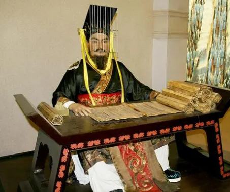 春秋五霸和战国七雄都是哪些人？他们之间有关系吗？