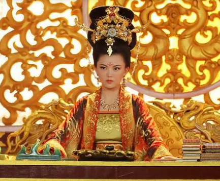 从古至今出现的女皇帝一共有多少？生活在什么朝代？