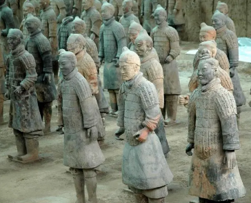 兵马俑是如何制作的？为什么有这么多兵马俑？