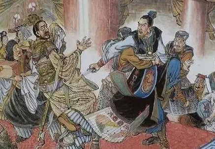 张良用大铁锤砸中车辇，为何被刺杀的秦始皇安然无恙？