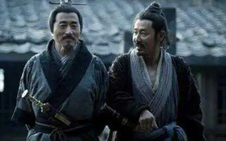 韩信谋反之谜：淮阴侯之贬与无兵权的挑战