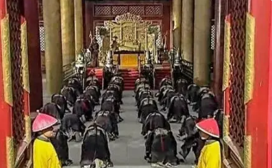 太上皇与皇上的权力较量：谁的地位更高?