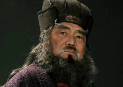 董卓早年的义气与晚年的残暴：权力的蜕变