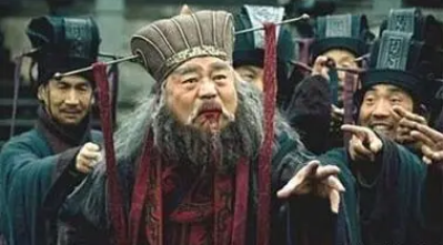 何进邀董卓进京：一场权力的游戏