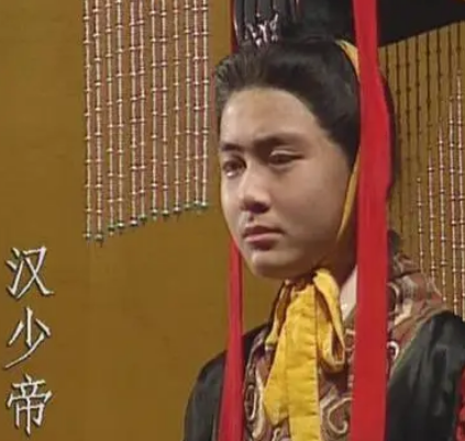 汉少帝与董卓：权力的角力与废立之谜