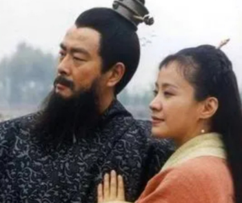 曹操真的喜欢蔡文姬吗？他们究竟是什么关系？