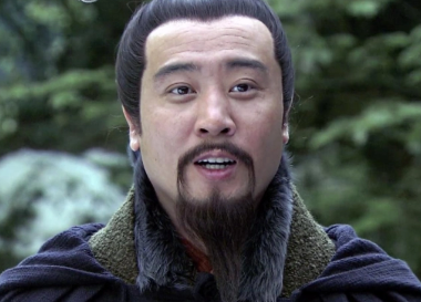刘备是英雄还是小人？如何评价刘备？