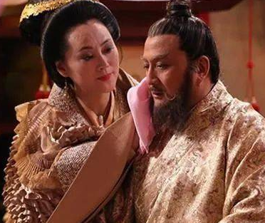 隋文帝的两次重大危机是什么：从乱世到盛世的转折