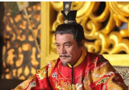 权臣的崛起：宇文家族被朝臣取代的原因是什么?