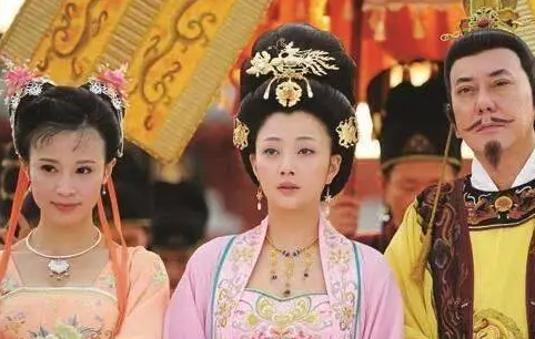 武惠妃与武则天：历史长河中的两位女性
