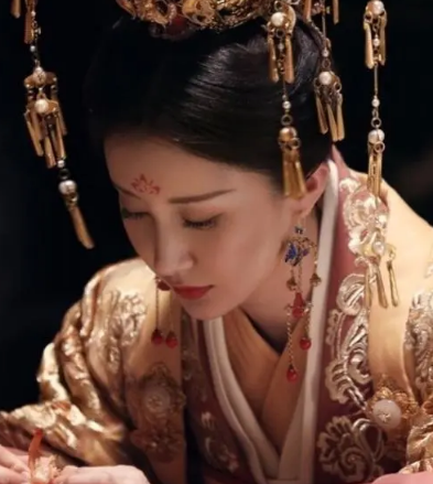 武则天与长孙皇后：历史中的两位女性权力象征