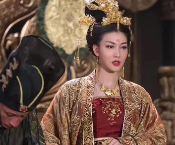 狄仁杰和上官婉儿认识吗？他们是什么关系？