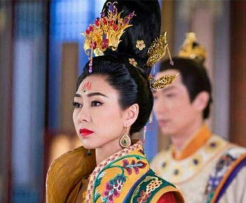 王菱作为李隆基的结发妻子，为何被废？