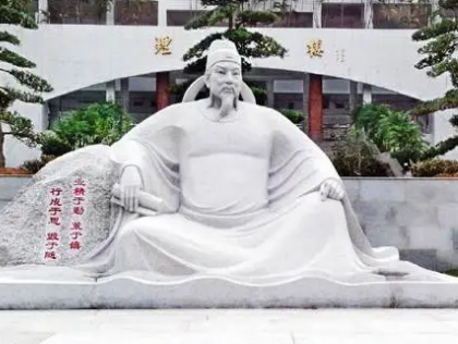 千古文章四大家：欧阳修的文学地位解析