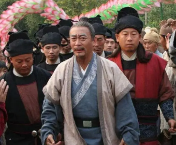 明朝的权臣与直臣：严嵩与夏言的故事