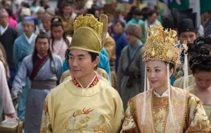 张皇后为何对朱厚照放任不管？原因是什么？