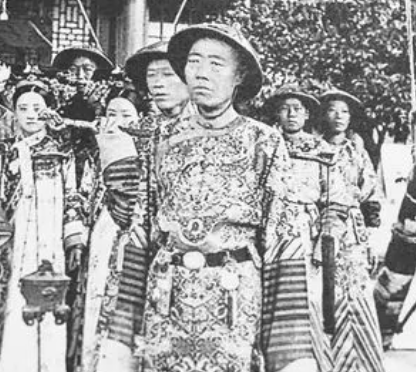 李莲英身首异处之谜：揭秘清朝末年的宫廷悬案