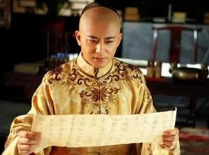 揭秘清朝皇室：胤祕与乾隆的年龄之谜及他们的关系