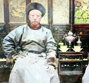 The father of Empress Longyu - Zai Feng, a famous family of the Qing Dynasty