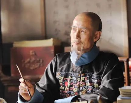 历史人物于成龙：忠诚与智慧的化身