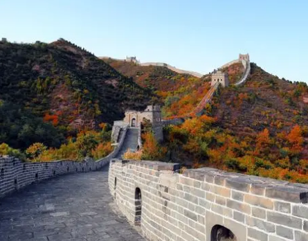 秦始皇修筑长城：战略选择与国家安全