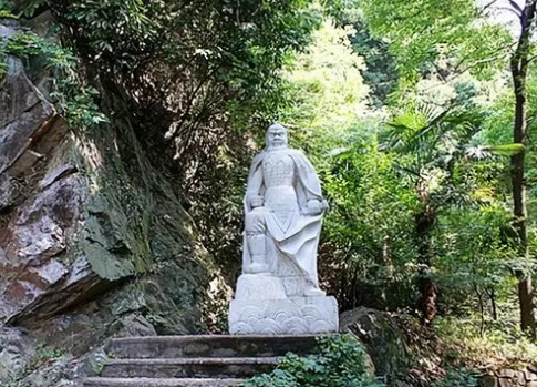 鸿门宴上，项羽为何放过刘邦?