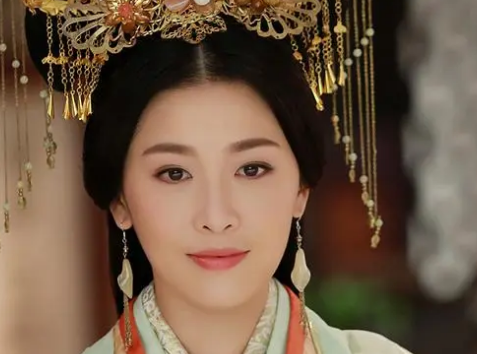 娶妻当娶阴丽华是什么意思：古代女性美德的典范