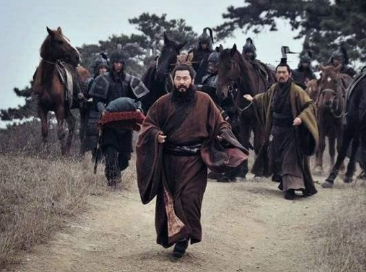 曹操早期募兵遭遇哗变：一次生死存亡的考验