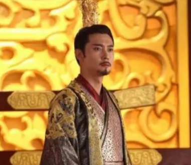杨坚是如何代周建隋的，他付出了多少努力?