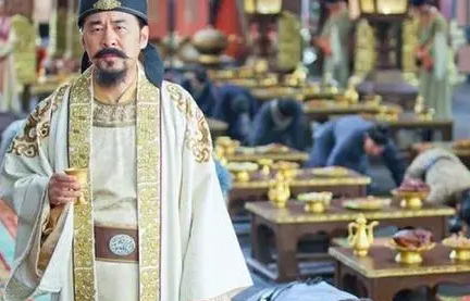 赵匡胤之子成年后皇位传给弟弟的原因是什么？