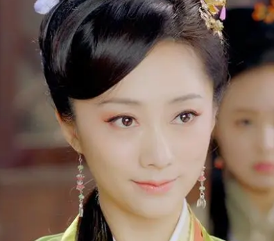 如何评价明代歌伎王翠翘？她为何跳水自尽？