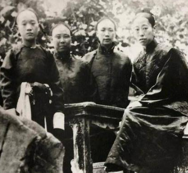隆裕太后：一生荣华富贵，命苦的皇室背后