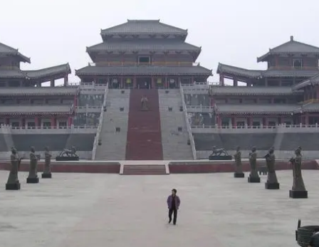 胡亥是怎么死的：秦朝末代皇帝的悲剧命运
