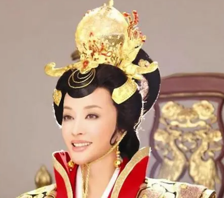 武则天赏赐告密者：权力与权谋的博弈