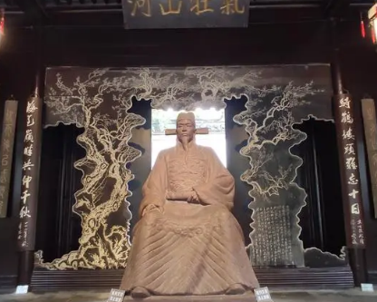 史可法坚守扬州是否值得？如何评价他的行为？