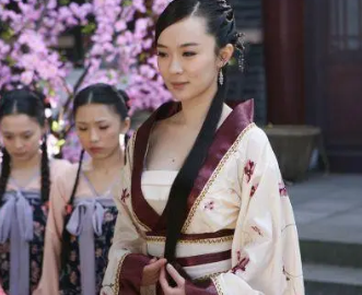 皇室的黑暗面：历史上规模最大的逼良为娼事件