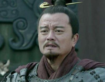 袁术称帝后，因不听从命令被杀的武将是谁？